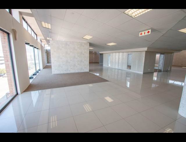 652M² OFFICE TO LET IN KRAMERVILLE