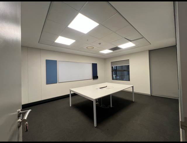 196.60M² OFFICE TO LET IN HIGHVELD
