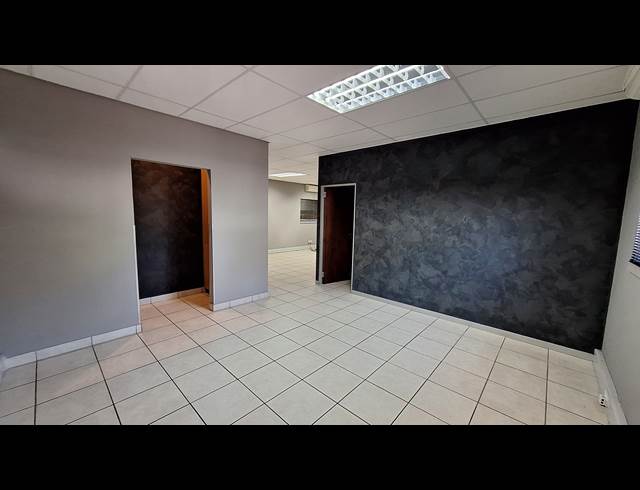 88.20M² OFFICE TO LET IN SONHEUWEL