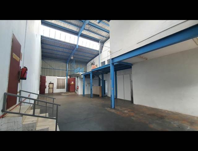 1,000M² WAREHOUSE TO LET IN SEBENZA