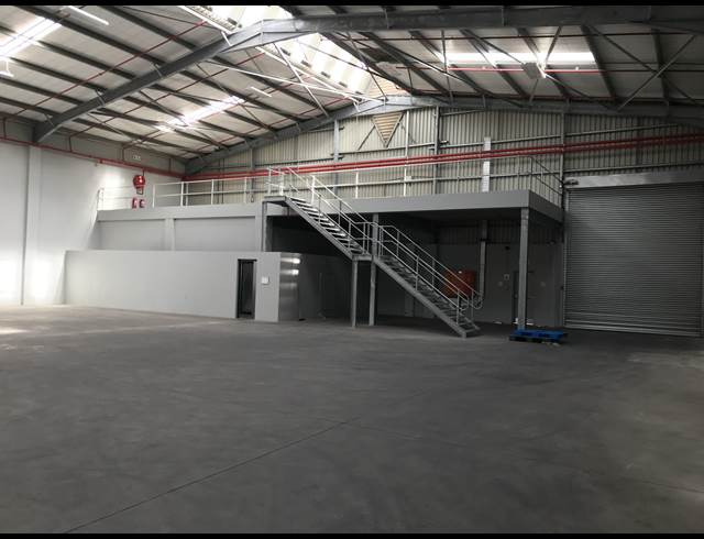 725M² WAREHOUSE RENTED IN EPPING INDUSTRIAL