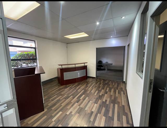 211M² OFFICE TO LET IN BARTLETT