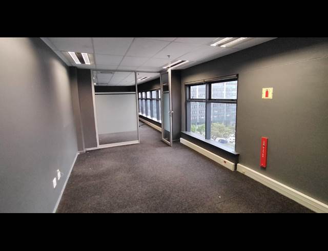 353M² OFFICE TO LET IN CAPE TOWN CITY CENTRE