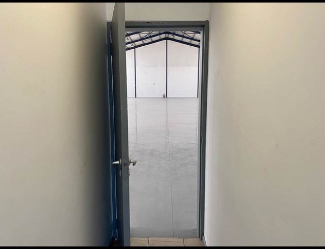 1,250M² WAREHOUSE TO LET IN KILLARNEY GARDENS