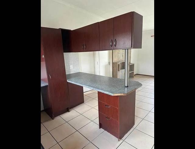 2 BEDROOM PROPERTY TO RENT IN BRENTWOOD PARK