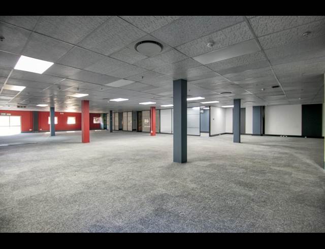 8,617M² WAREHOUSE TO LET IN LONGMEADOW