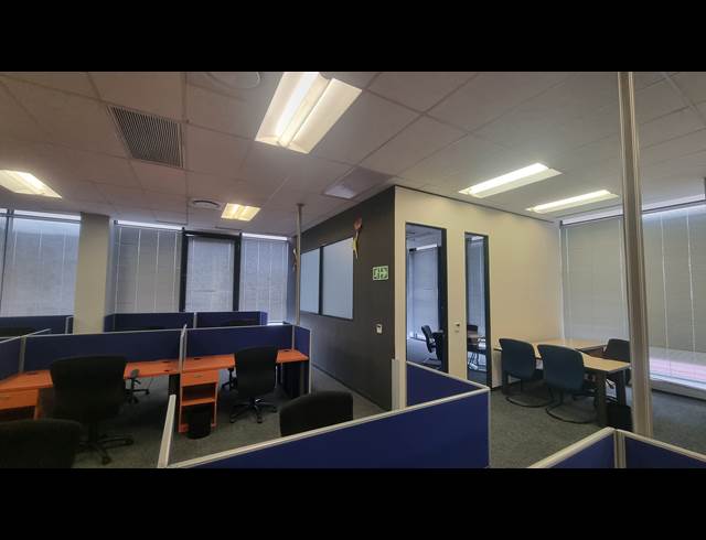5,141M² OFFICE TO LET IN WOODSTOCK