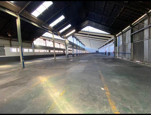 1,667M² WAREHOUSE TO LET IN EASTLEIGH