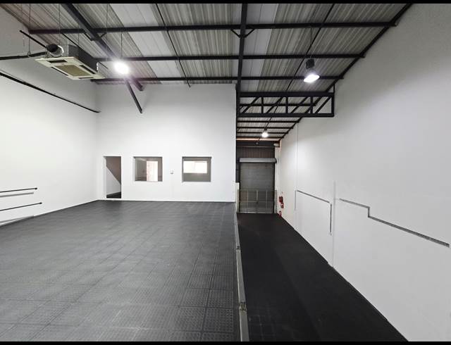 353M² WAREHOUSE TO LET IN NORTH RIDING