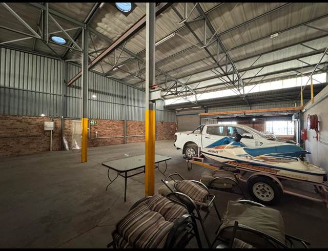 775M² WAREHOUSE TO LET IN ROBERTVILLE