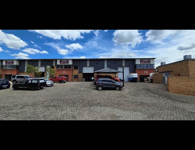561M² WAREHOUSE TO LET IN LASER PARK