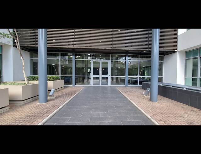 645M² OFFICE TO LET IN MAGALIESSIG