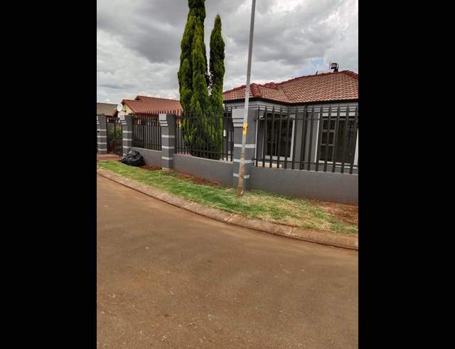 3 BEDROOM PROPERTY TO RENT IN DAWN PARK