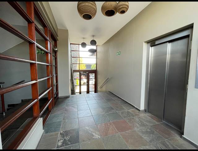 308.50M² OFFICE TO LET IN PARKHURST