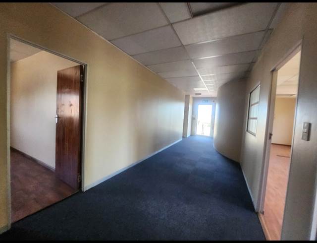 261M² OFFICE TO LET IN HALFWAY HOUSE