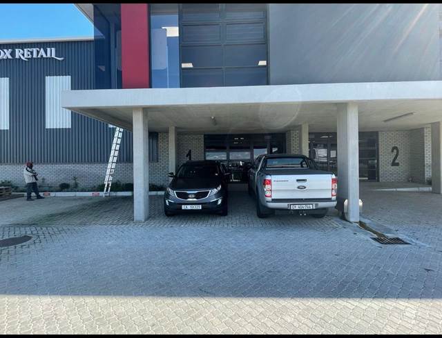 494M² WAREHOUSE RENTED IN STIKLAND INDUSTRIAL