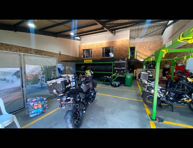 267M² WAREHOUSE TO LET IN HENNOPSPARK INDUSTRIAL