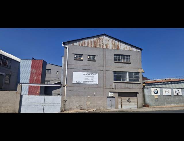 200M² WAREHOUSE TO LET IN VILLAGE MAIN
