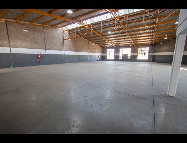 1,062M² WAREHOUSE TO LET IN KYA SANDS