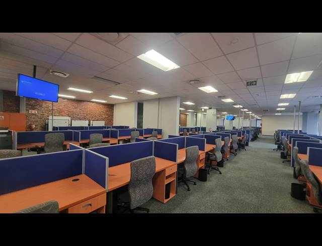 3,554M² OFFICE TO LET IN WOODSTOCK