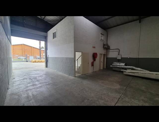 293M² WAREHOUSE TO LET IN KILLARNEY GARDENS