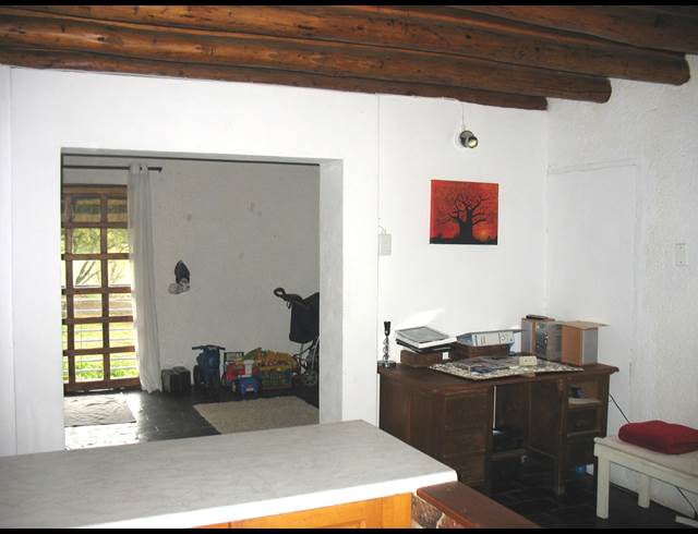1 bed property to rent in KNOPJESLAAGTE