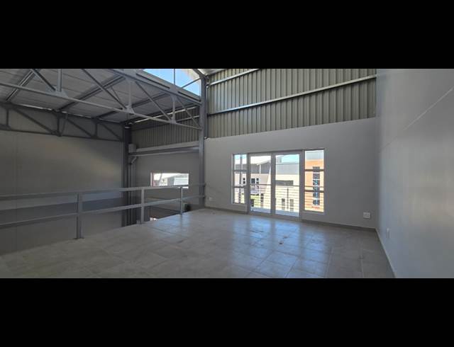 227M² WAREHOUSE TO LET IN RIVERSIDE PARK