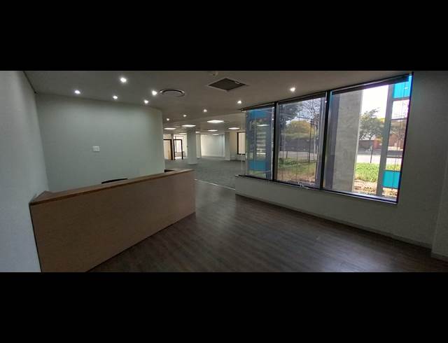 412M² OFFICE TO LET IN BRYANSTON