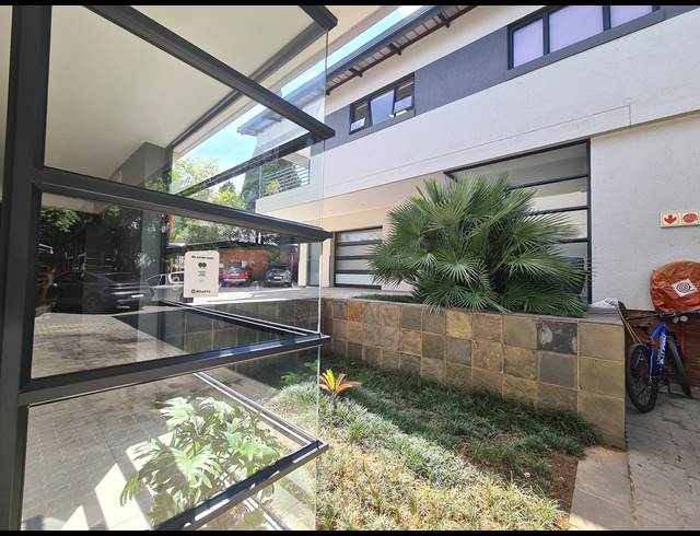240M² WAREHOUSE TO LET IN ALLANDALE