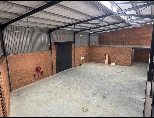 1,162M² WAREHOUSE TO LET IN ORMONDE