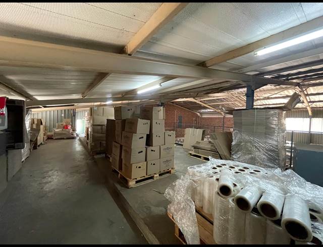 668M² WAREHOUSE TO LET IN HALFWAY HOUSE