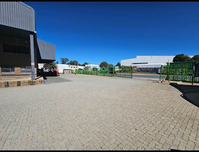 3,200M² WAREHOUSE TO LET IN CITY DEEP