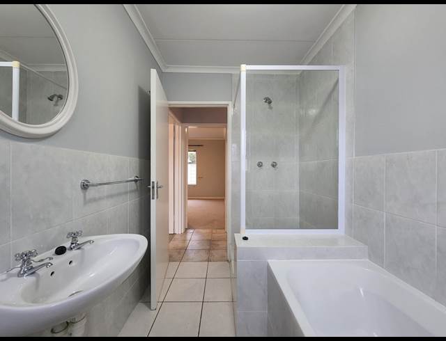 2 bed property to rent in STRAND