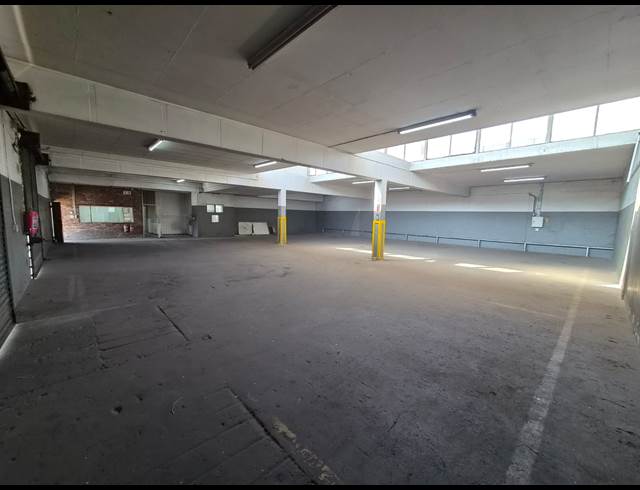 650M² WAREHOUSE TO LET IN WADEVILLE