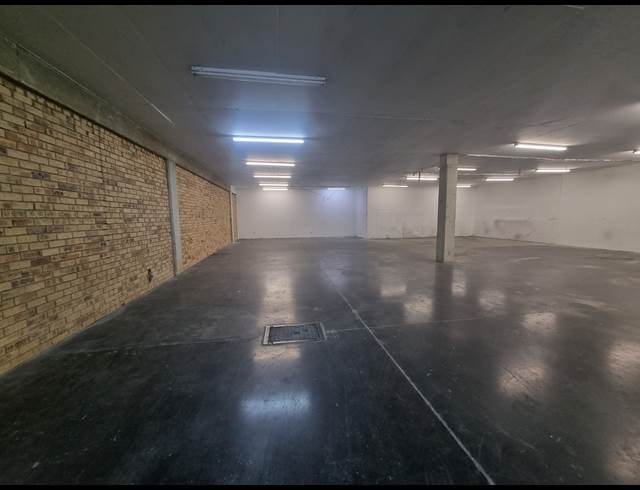 512M² WAREHOUSE TO LET IN ORMONDE