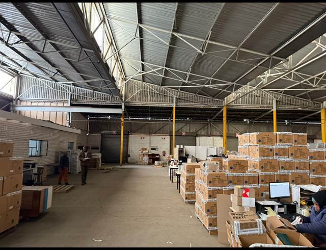2,658M² WAREHOUSE TO LET IN ANDERBOLT