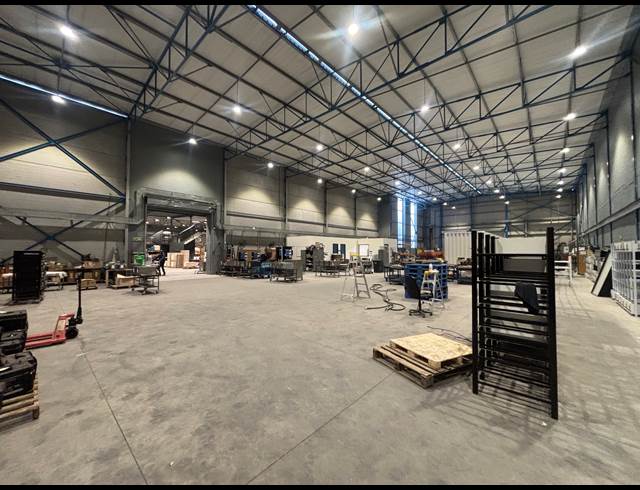 2,072M² WAREHOUSE TO LET IN FIRGROVE