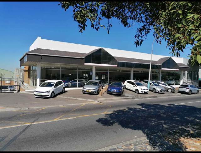 405M² SHOWROOM TO LET IN PAROW EAST