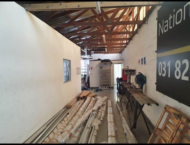 120M² WAREHOUSE TO LET IN NEW GERMANY