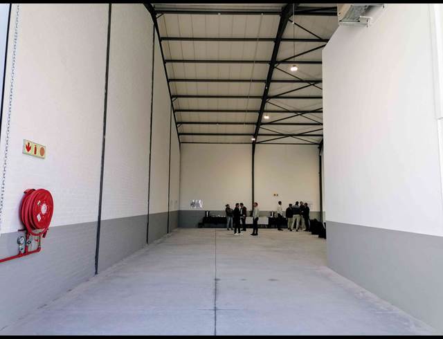 428M² WAREHOUSE TO LET IN STIKLAND INDUSTRIAL