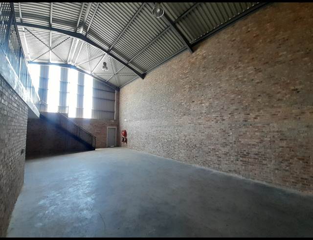 191M² WAREHOUSE TO LET IN LASER PARK