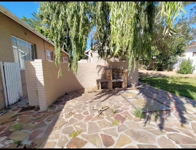 180M² OFFICE RENTED IN DURBANVILLE CENTRAL