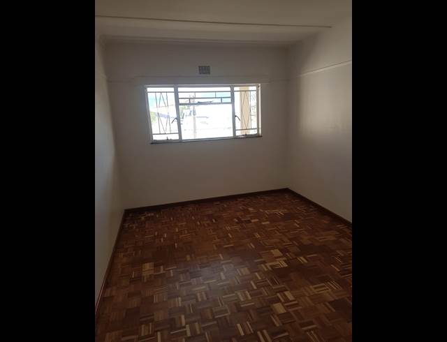 2 bed property to rent in LANGERUG