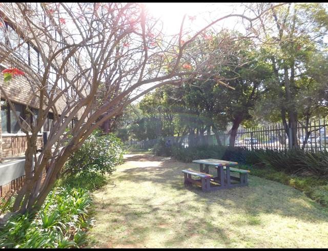 878M² OFFICE TO LET IN FERNDALE