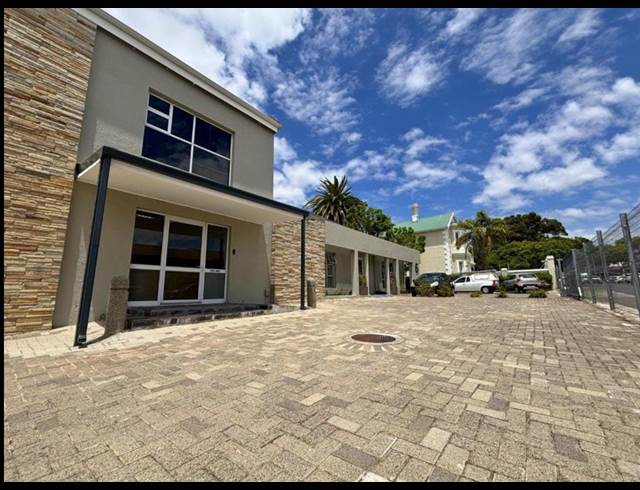 354M² OFFICE TO LET IN DURBANVILLE CENTRAL