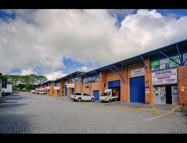 420M² WAREHOUSE RENTED IN RIVERSIDE INDUSTRIAL PARK