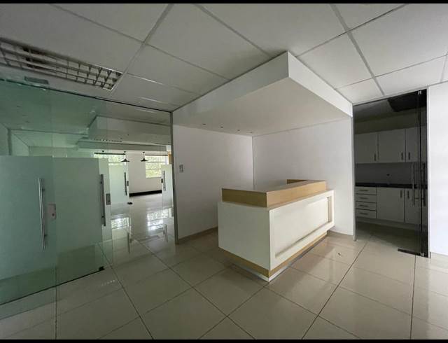 213M² OFFICE TO LET IN BRYANSTON
