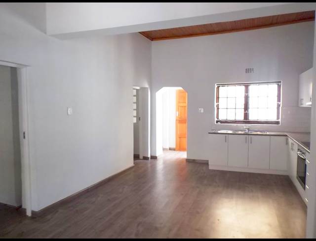 2 bed property to rent in WOODSTOCK