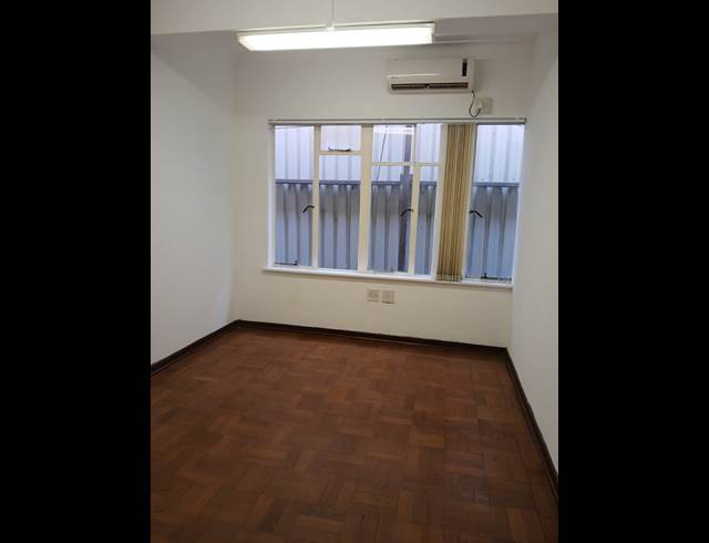 175M² OFFICE TO LET IN DAWNCLIFFE