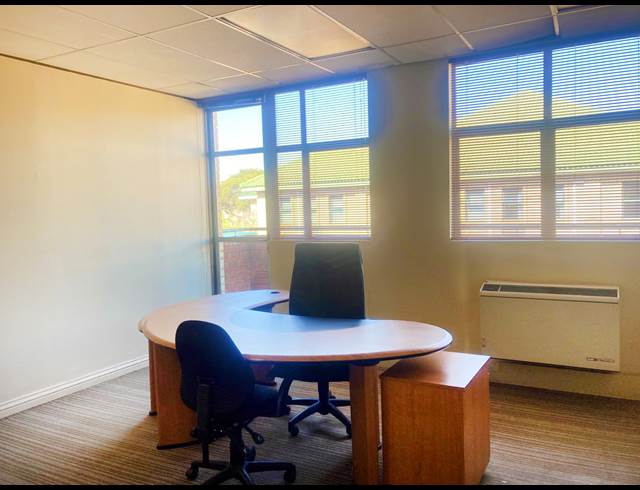 380M² OFFICE TO LET IN HALFWAY GARDENS